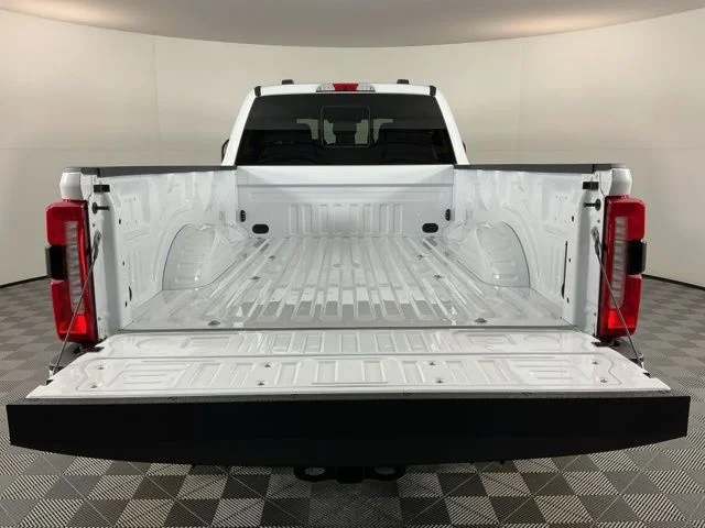 New 2026 Oxford White Ford XL image 7