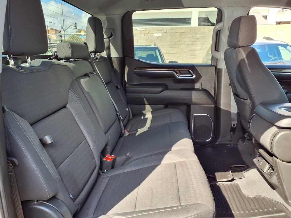 Used 2024 Onyx Black GMC Elevation image 21