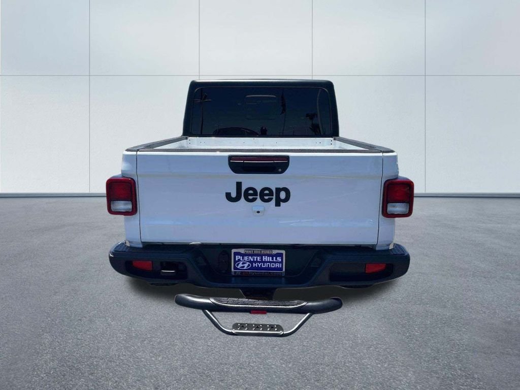 Used 2022 White Jeep Sport image 5