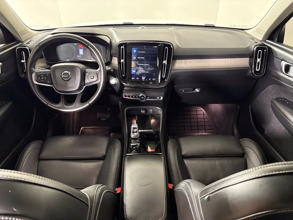 Used 2020 White Volvo T5 Inscription image 32