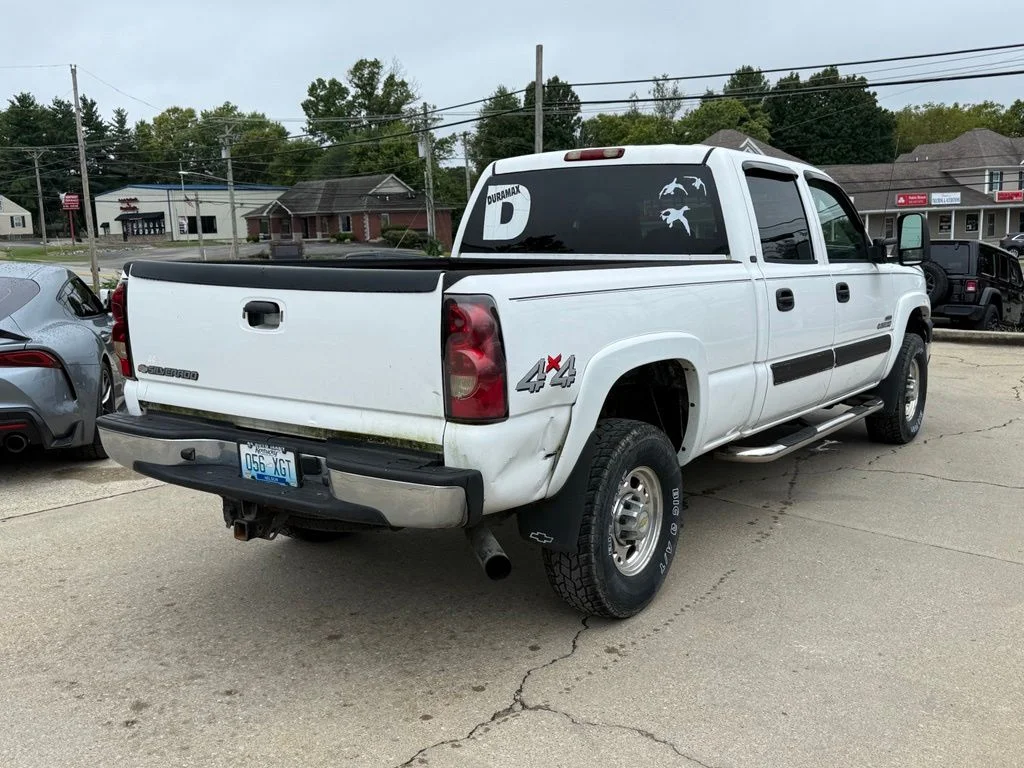 Used 2006 White Chevrolet LT image 6
