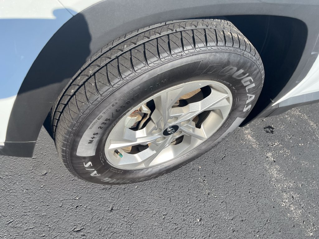 Certified Used 2024 White Hyundai SEL image 9