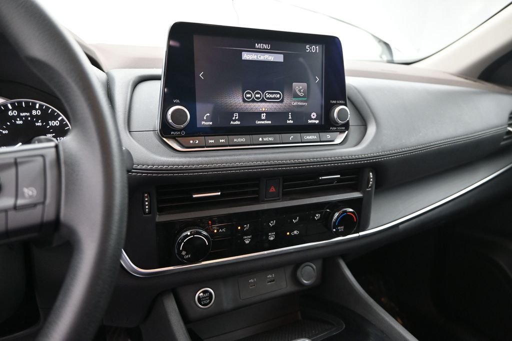 Used 2021 White Nissan S image 22