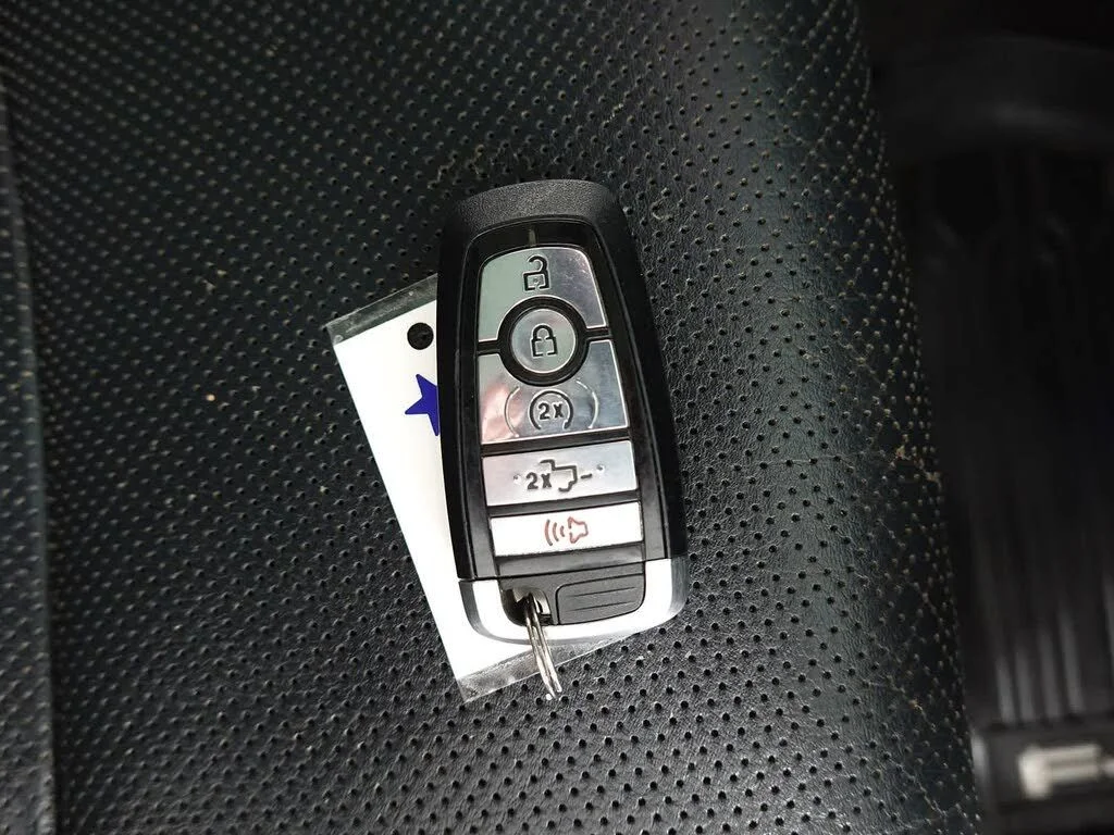 Used 2021 White Ford Lariat image 19