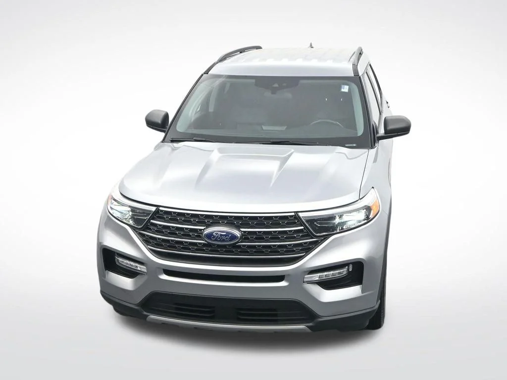 Certified Used 2023 Silver Metallic Ford XLT image 24