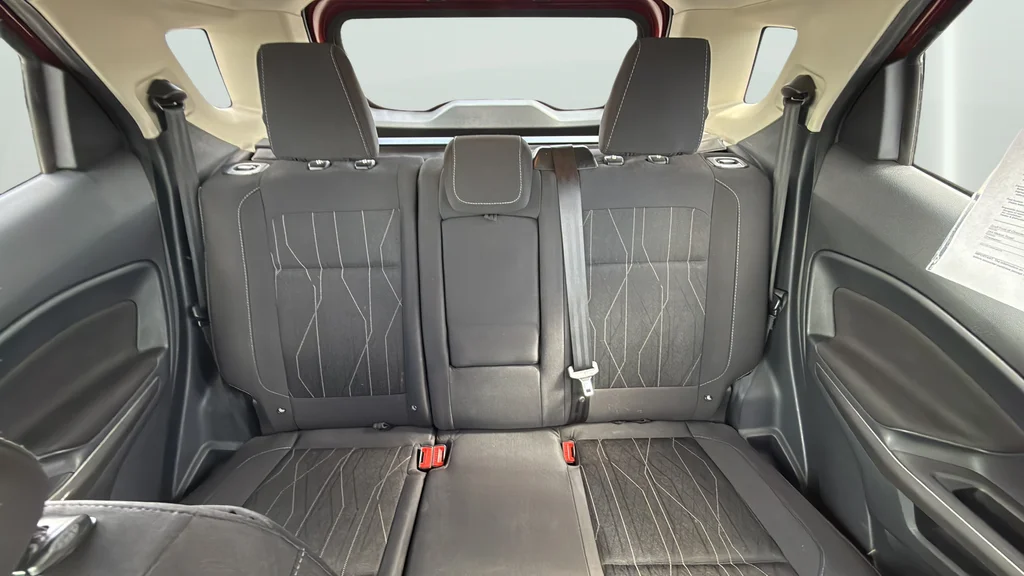 Used 2018 Red Ford SE image 25