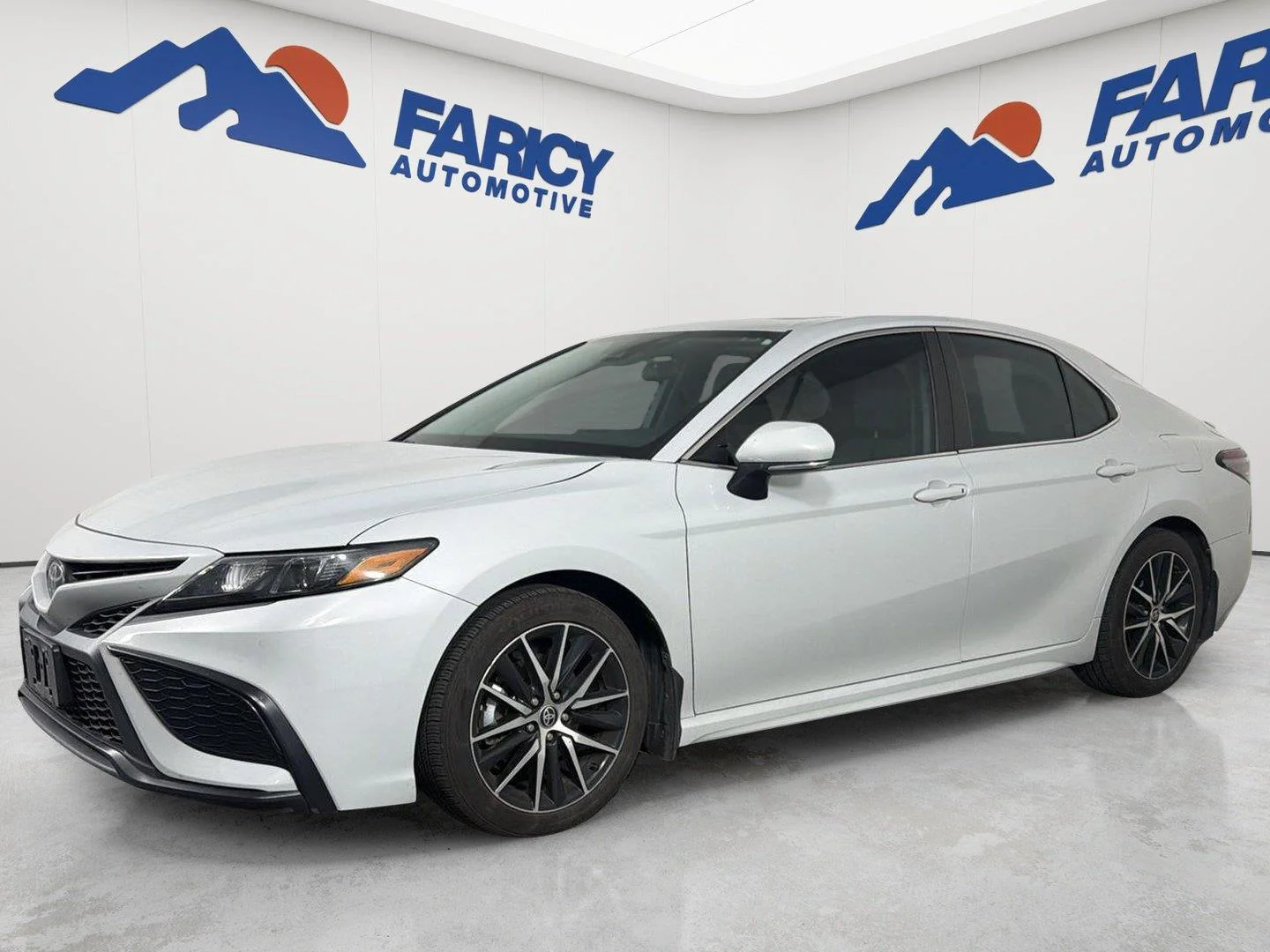 Used 2023 Ice Edge Toyota SE image 3