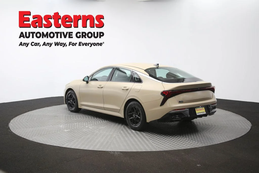 Used 2025 Red Kia LXS image 67