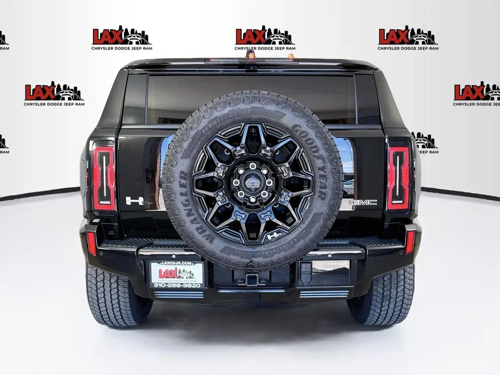 Used 2026 Black GMC 2X image 6