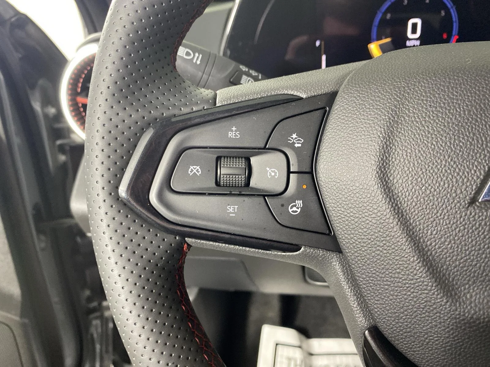Used 2025 Sterling Gray Metallic Chevrolet 2RS image 21