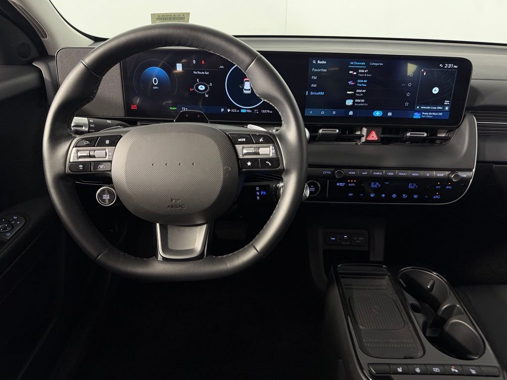 Used 2025 White Hyundai SEL image 13