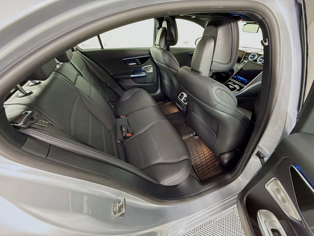 Used 2025  Mercedes-Benz C 300 image 27