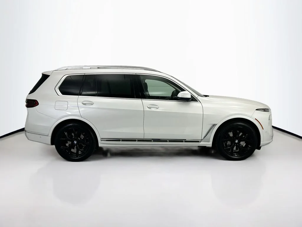 Used 2026 White BMW xDrive40i image 4