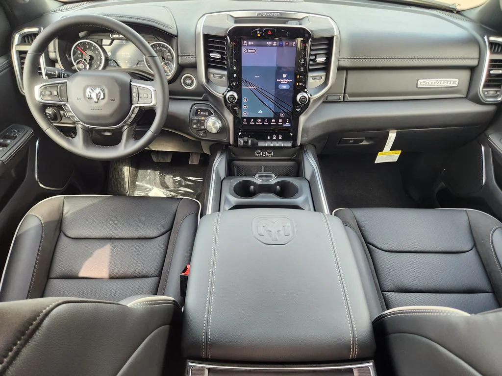 New 2026 Diamond Black Crystal Pearl-Coat Exterior Paint RAM Laramie image 20