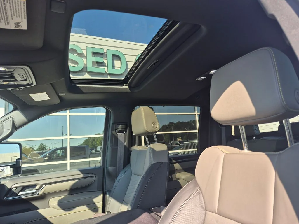 Used 2025 Gray Chevrolet ZR2 image 20