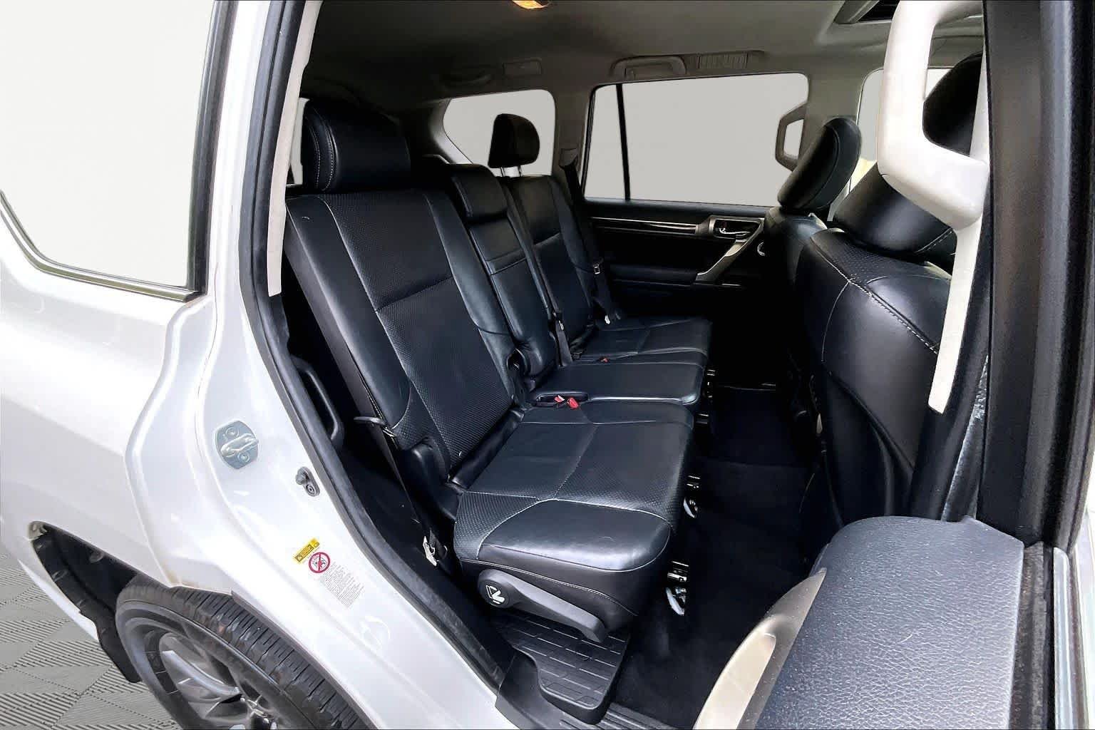 Used 2015 Starfire Pearl Lexus Luxury image 19