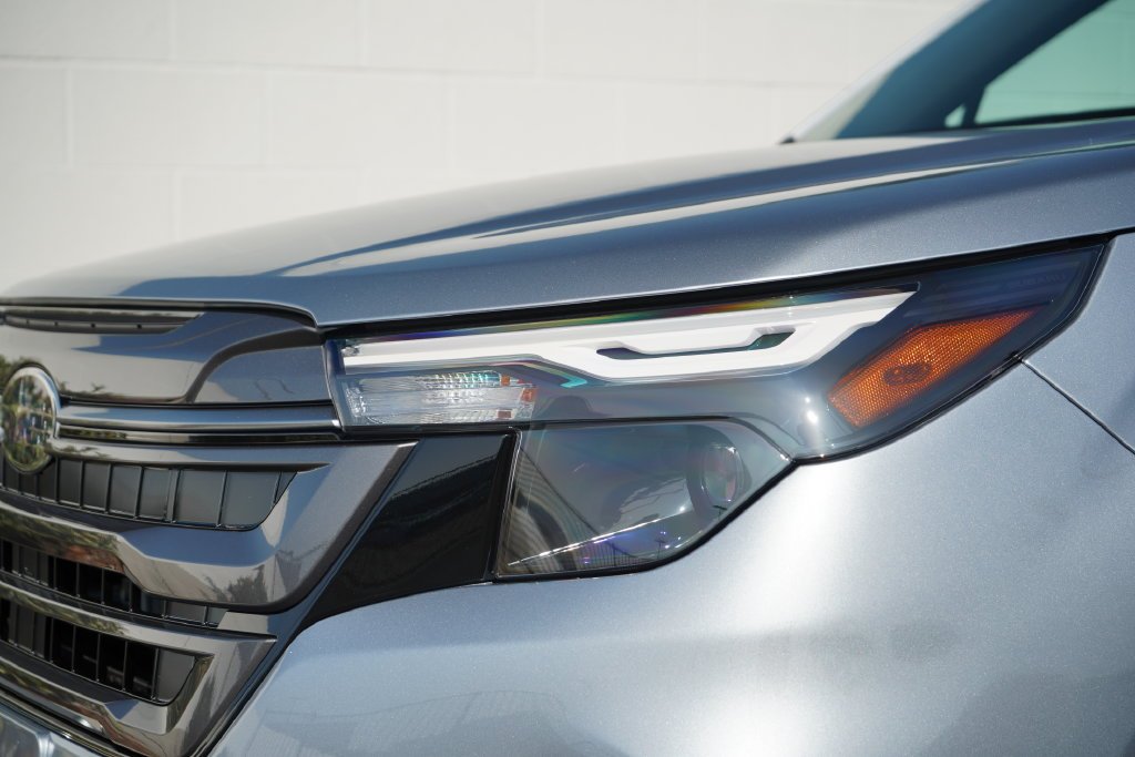 New 2026 ICE SILVER METALLIC Subaru Premium Hybrid image 9