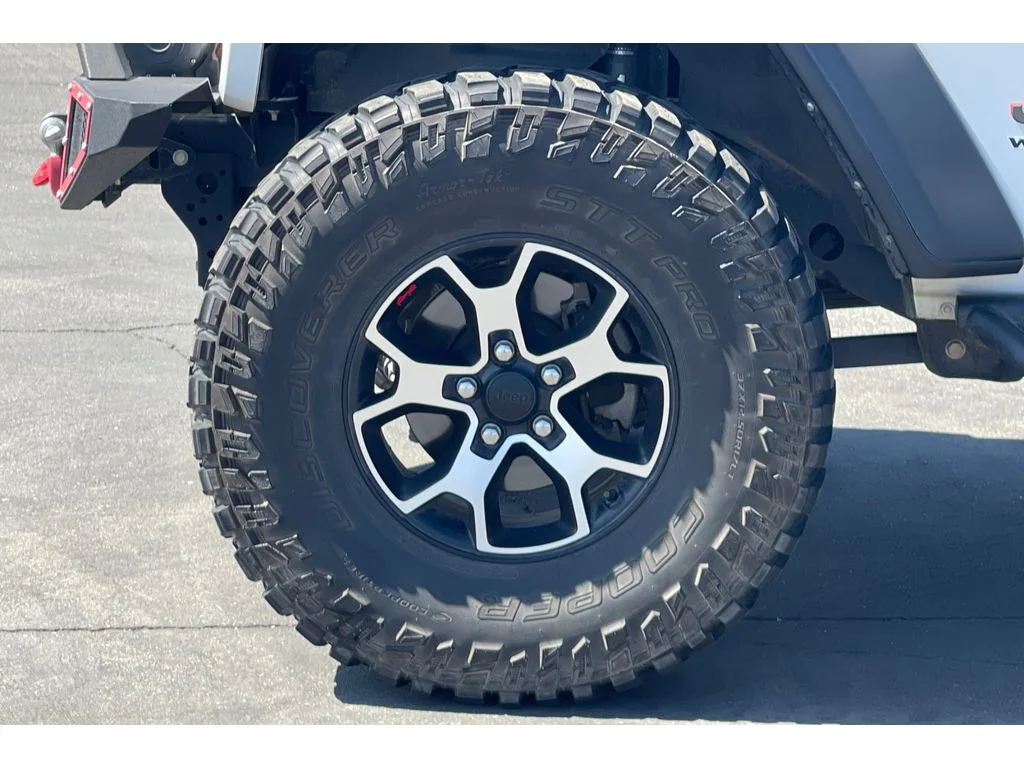 Used 2022 Bright White Clearcoat Jeep Unlimited Rubicon image 44