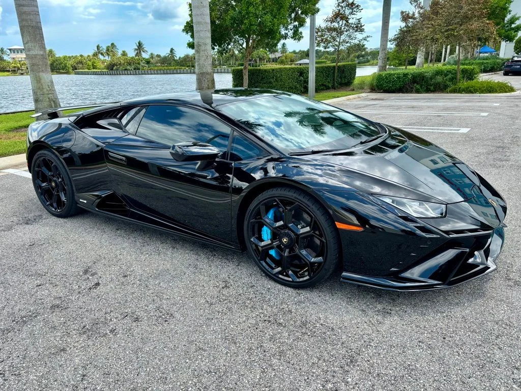 Used 2024 Nero Noctis Metallic Lamborghini  image 4