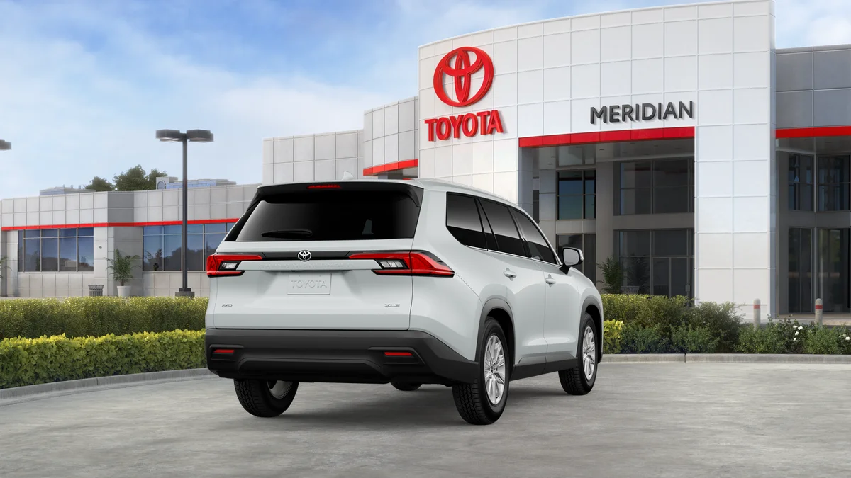 New 2026 Wind Chill Pearl Toyota XLE image 9