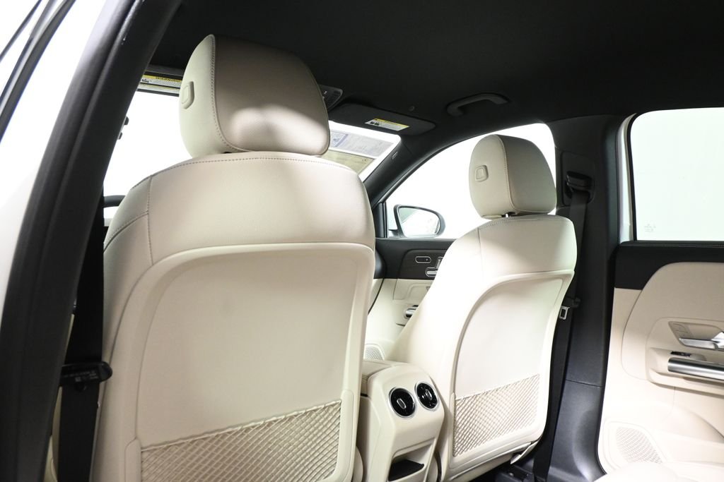 New 2026 Polar White Mercedes-Benz GLA 250 image 27