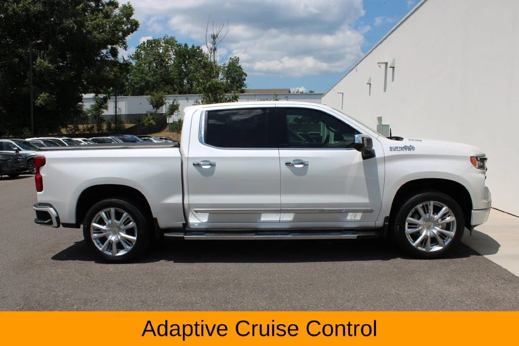 Used 2024 Iridescent Pearl Tricoat Chevrolet High Country image 40