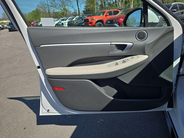 2025 Hyundai Sonata Hybrid SEL - Photo 13