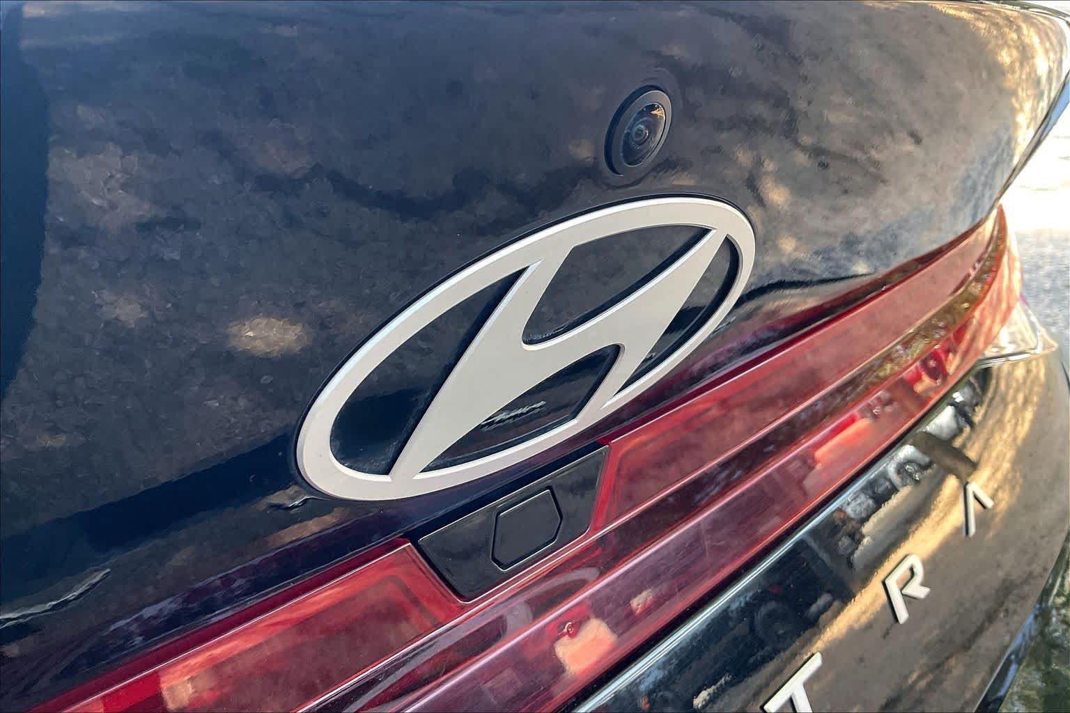 Used 2024 Abyss Black Hyundai SEL image 30