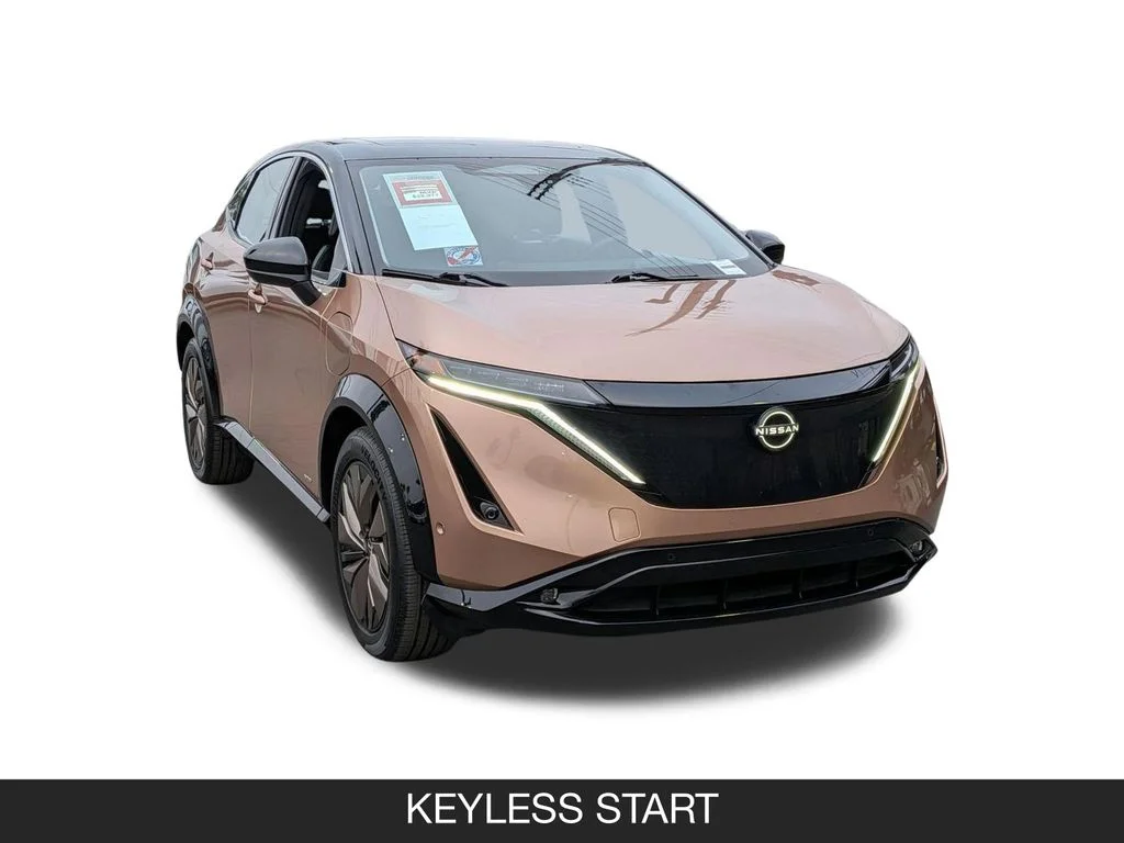 Used 2023 Brown Nissan PREMIERE image 2