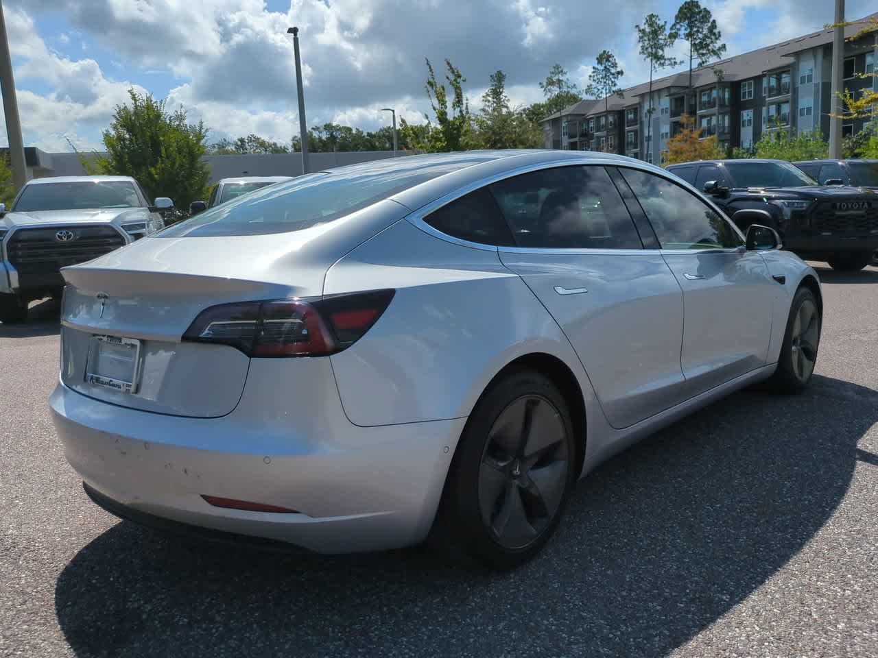 Used 2018  Tesla  image 6
