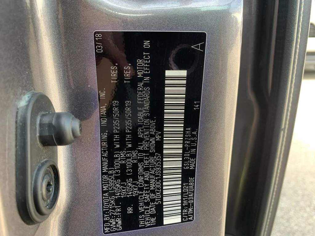 Used 2018 Gray Toyota SE Premium image 42