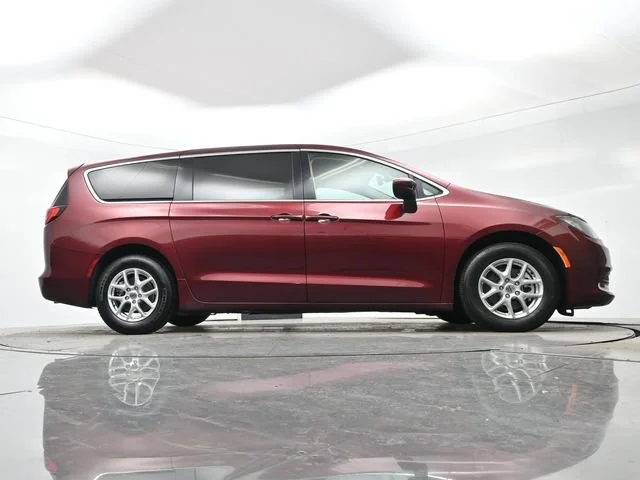 Used 2023 Velvet Red Pearlc Chrysler LX image 30