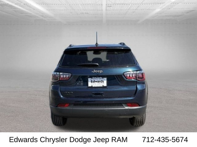 New 2026 Fathom Blue Pearl-Coat Exterior Paint Jeep Limited image 8