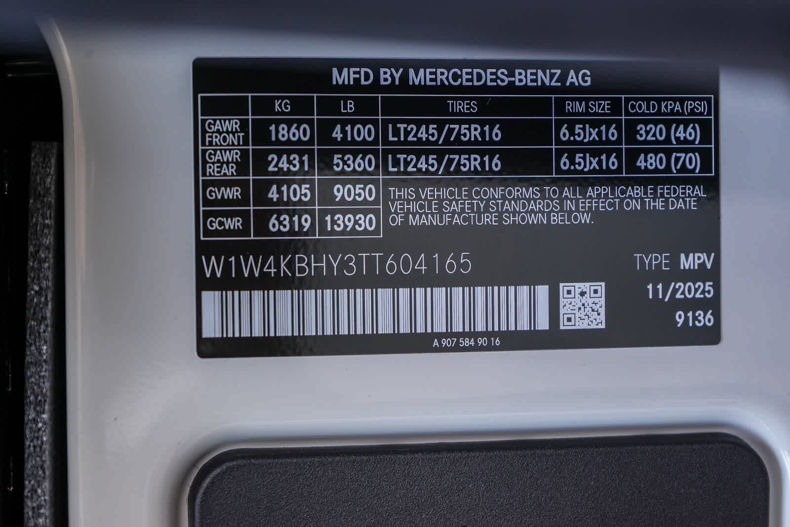New 2026 Gray White Mercedes-Benz Crew 144WB High Roof RWD 2.0L I4 Diesel Turbo SO image 29