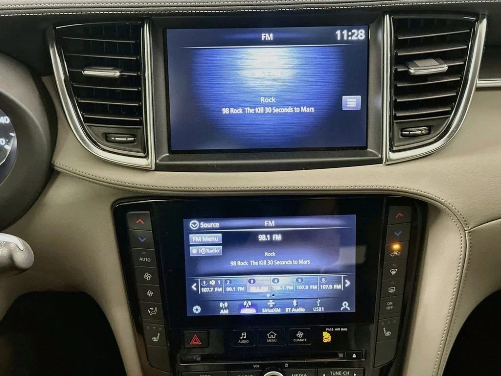 Certified Used 2023 Graphite Shadow INFINITI LUXE image 15