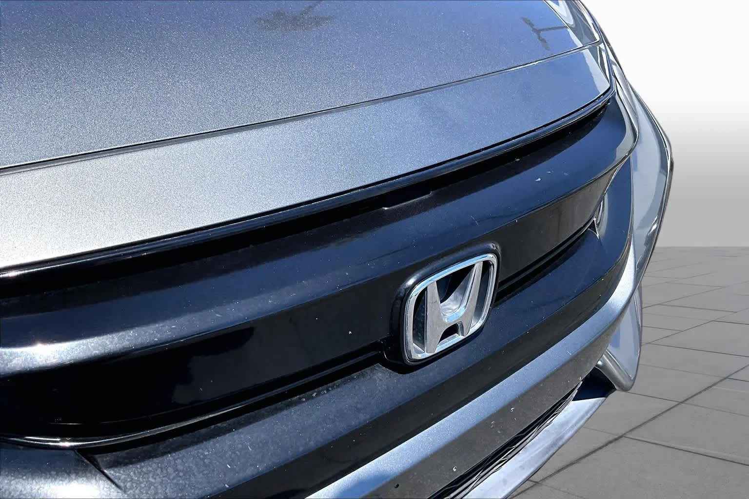 Used 2017 Polished Metal Metallic Honda EX image 29