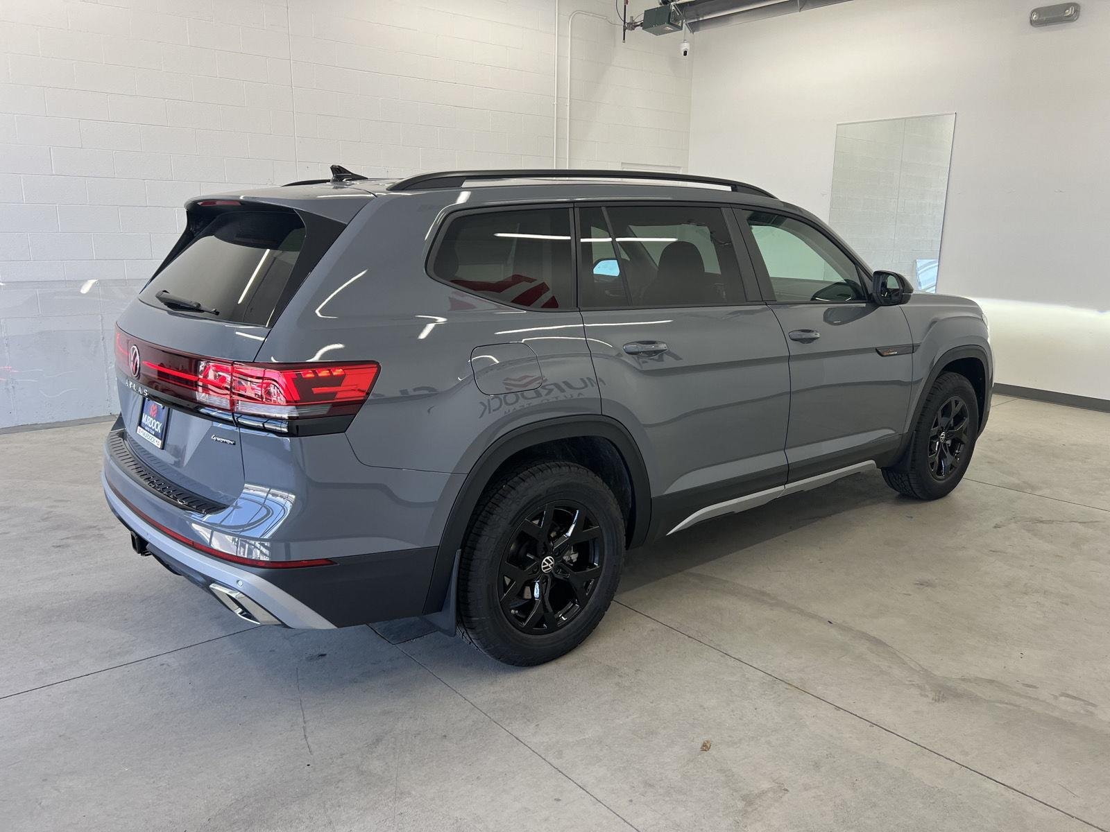 New 2026 Pure Gray Volkswagen 2.0T Peak Edition image 4