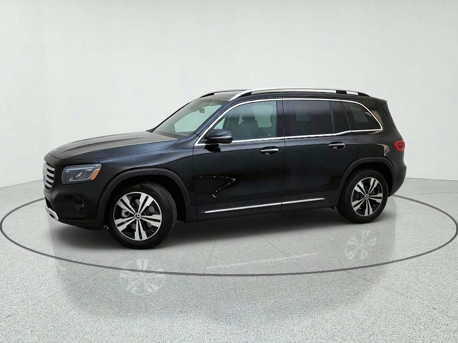Used 2026 Night Black Mercedes-Benz GLB 250 image 15
