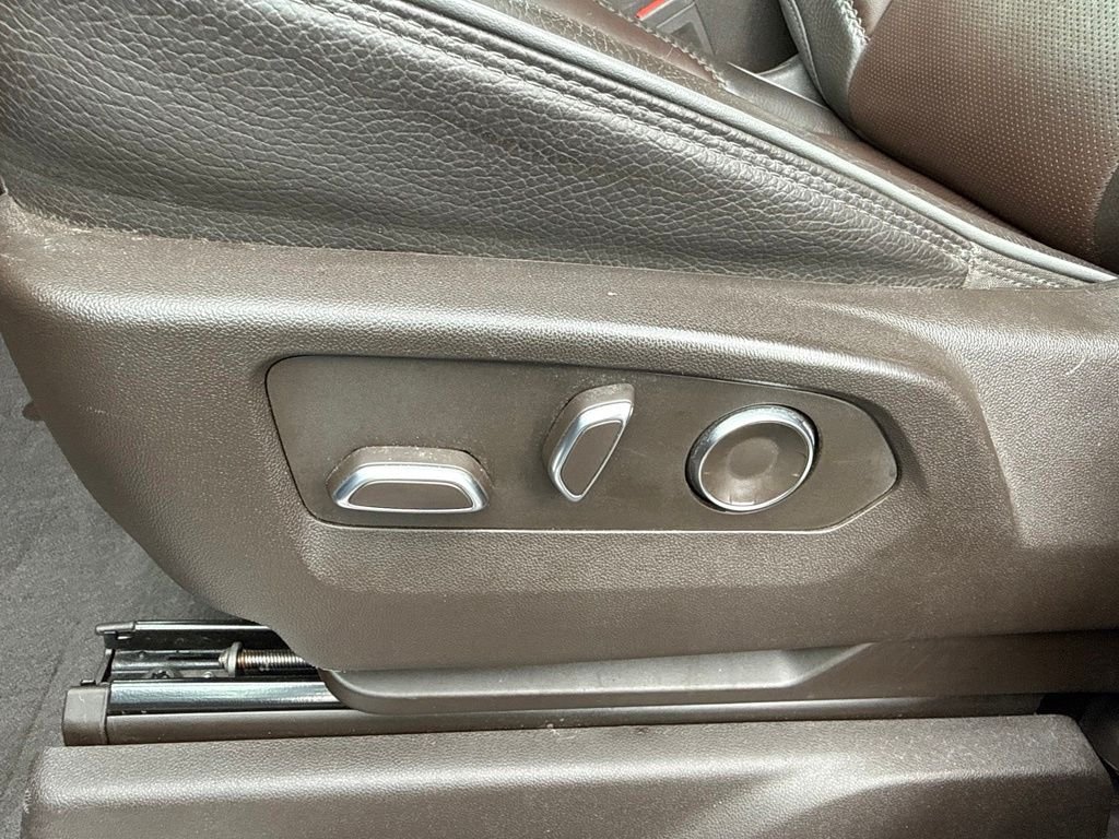 Used 2024 Silver GMC Denali image 26