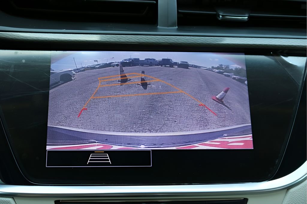 Used 2022 White Buick Select image 23