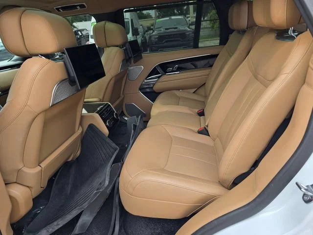Used 2025 Ostuni Pearl Wht Prem Met Land Rover Autobiography image 36