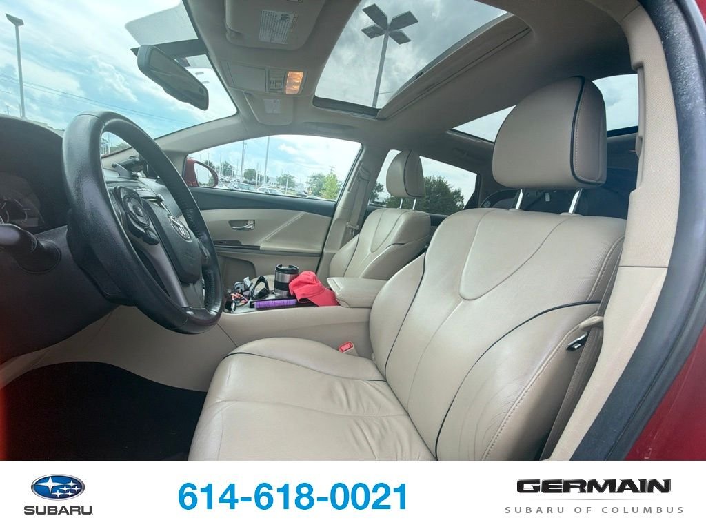 Used 2013 Red Toyota XLE image 2