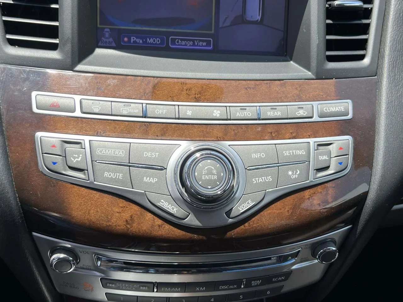 Used 2014 Midnight Garnet INFINITI Base image 37