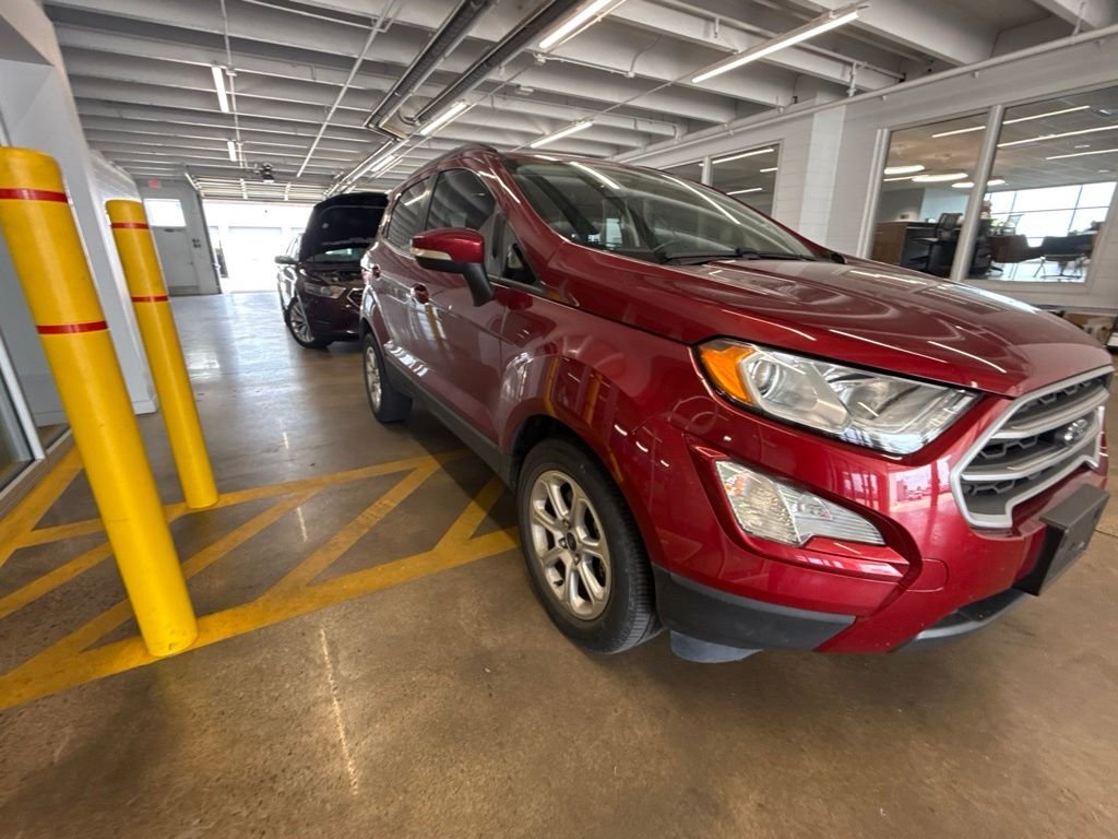 Used 2020 Ruby Red Metallic Tinted Clearcoat Ford SE image 2