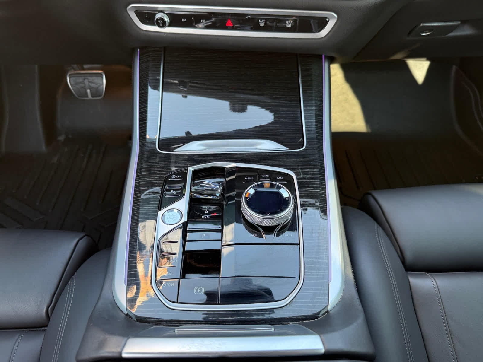 Used 2024 Technoviolet Metallic BMW xDrive40i image 15