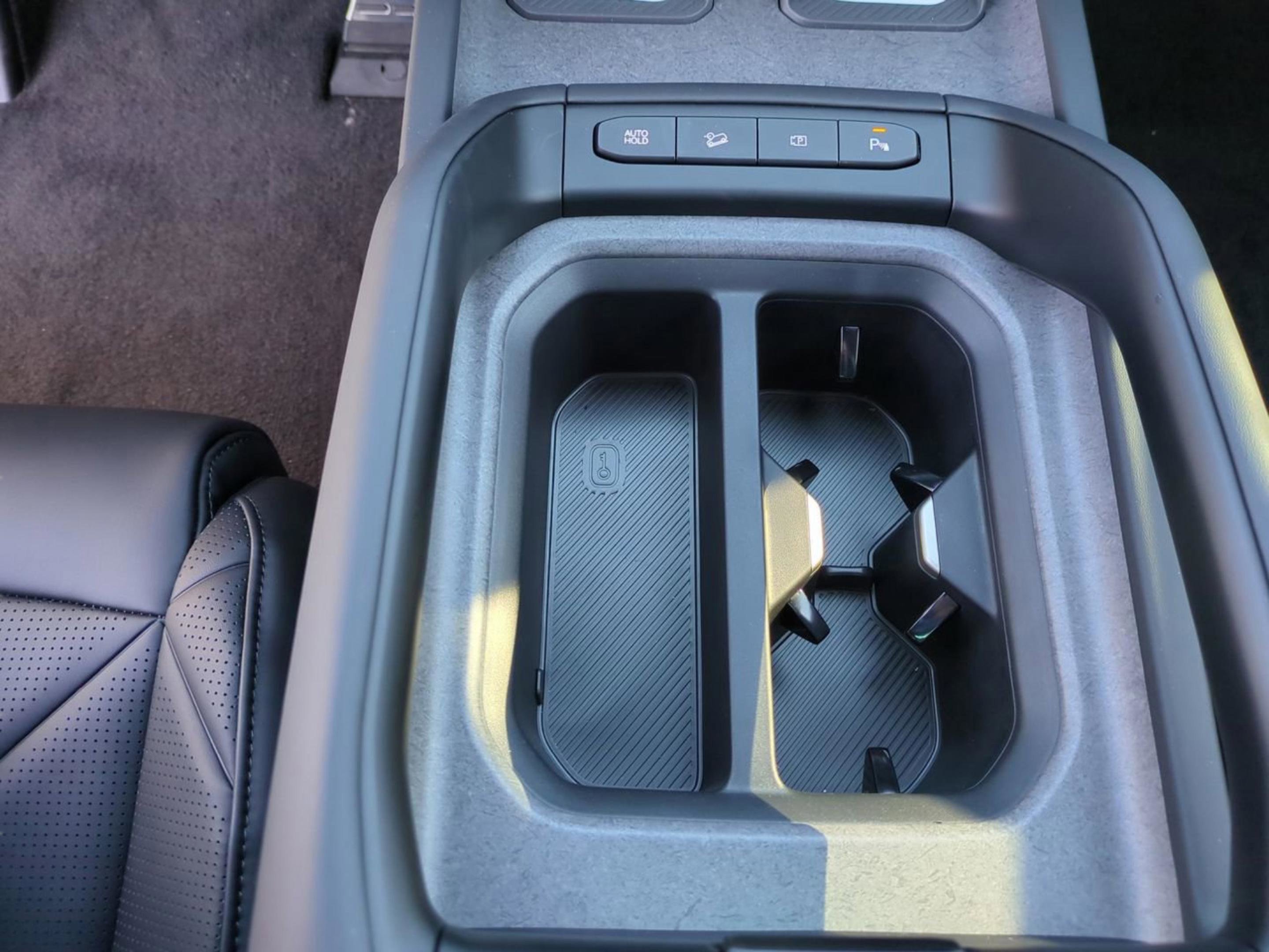 New 2027 Ivory Silver Kia SX image 22