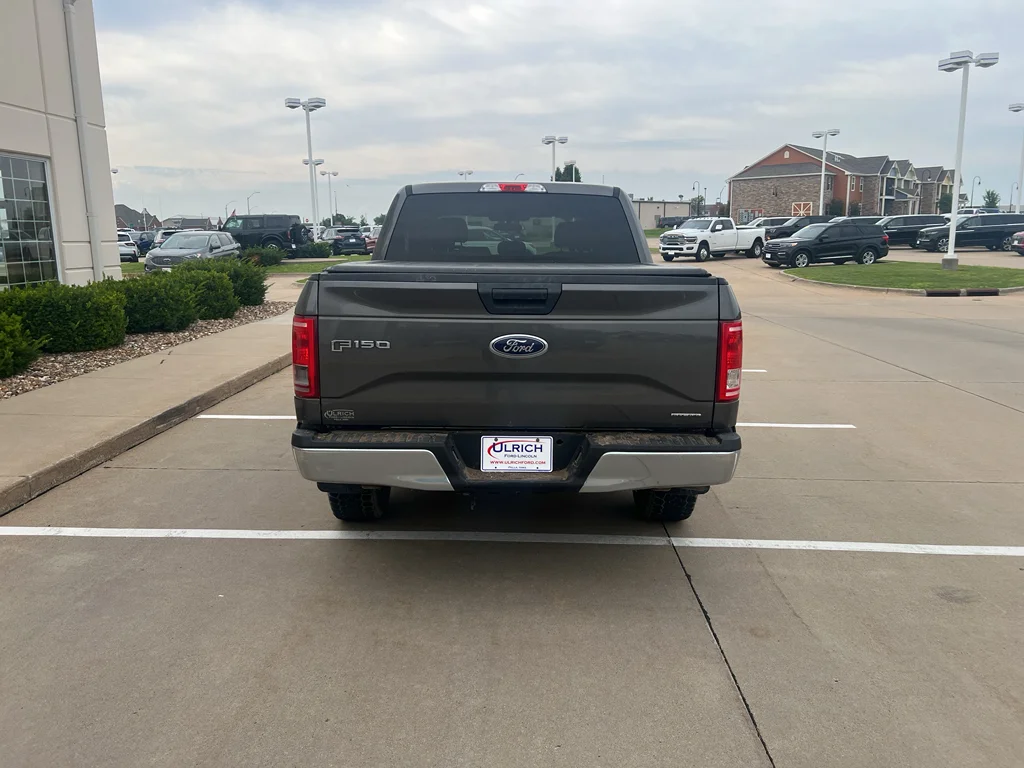 Used 2016 Magnetic Metallic Ford XLT image 7