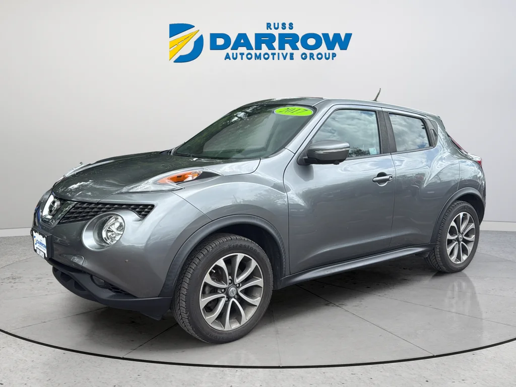 Used 2017 Gray Nissan SL image 1