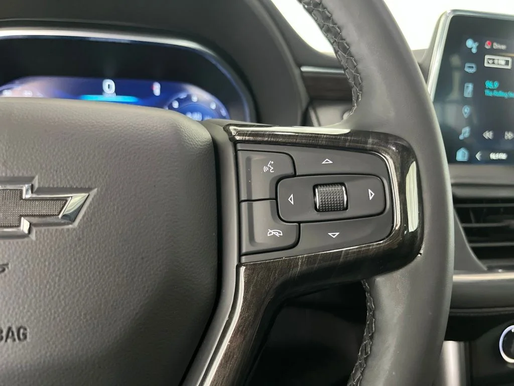 Used 2024 White Chevrolet Z71 image 8