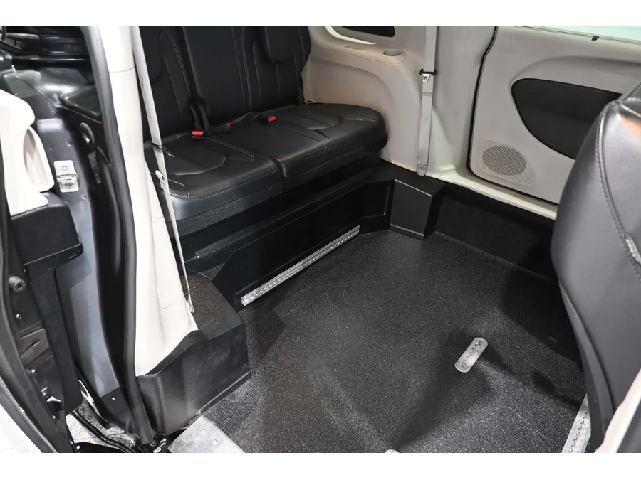 Used 2022 GRAY Chrysler Touring L Mobility Handicap Van image 18
